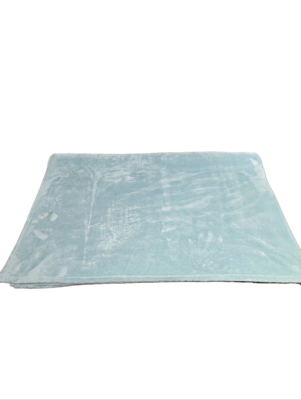 Natori Luxurious Faux Fur Blanket 110 x 88 Light Blue.